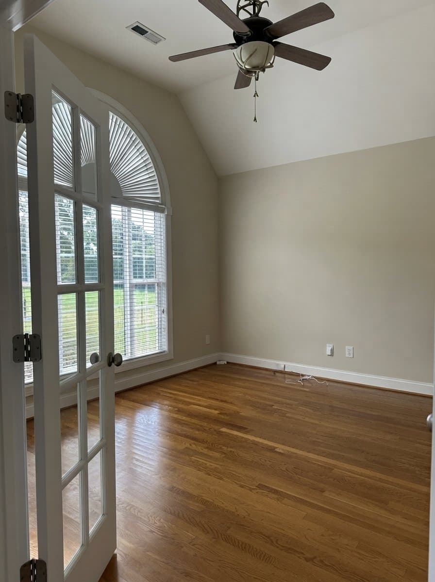 Midland House: 16160 Hopewell Church Rd