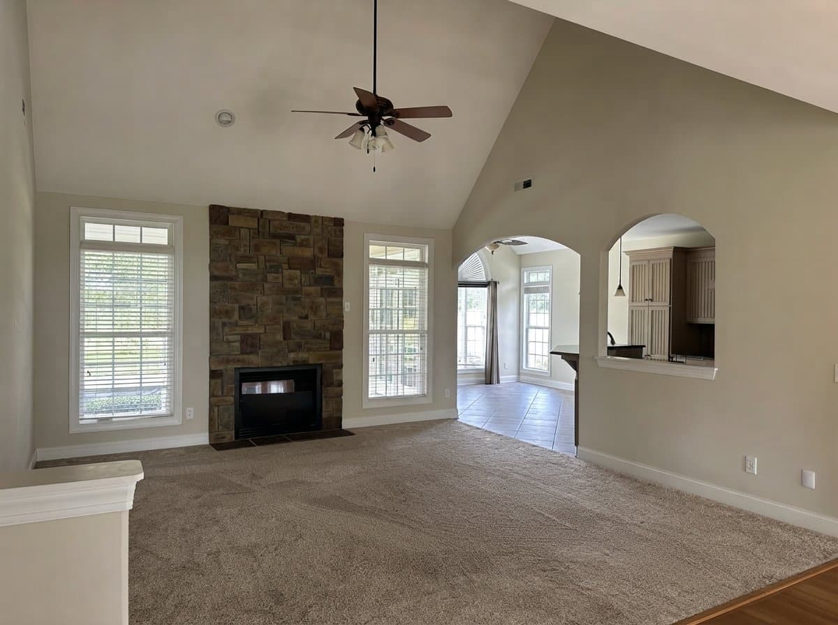 Midland House: 16160 Hopewell Church Rd