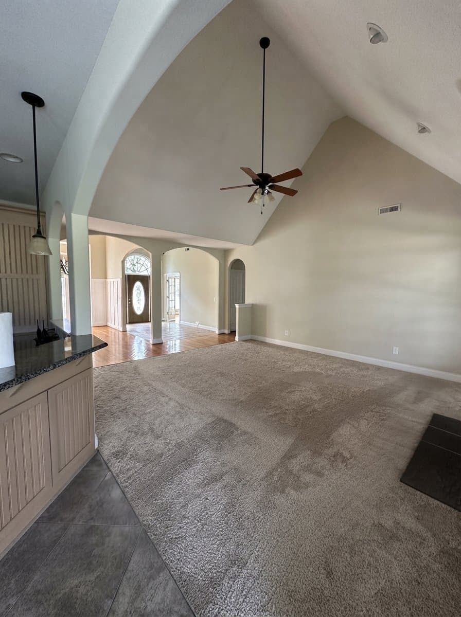 Midland House: 16160 Hopewell Church Rd