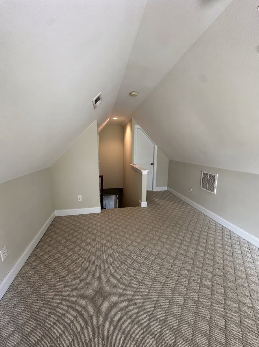 Midland House: 16160 Hopewell Church Rd