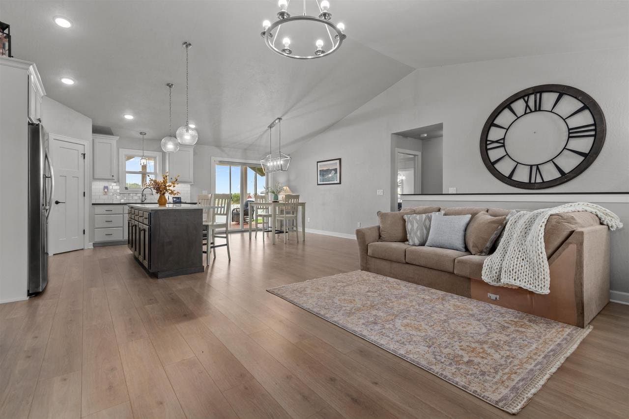 Green Bay House: 1756 Red Oak