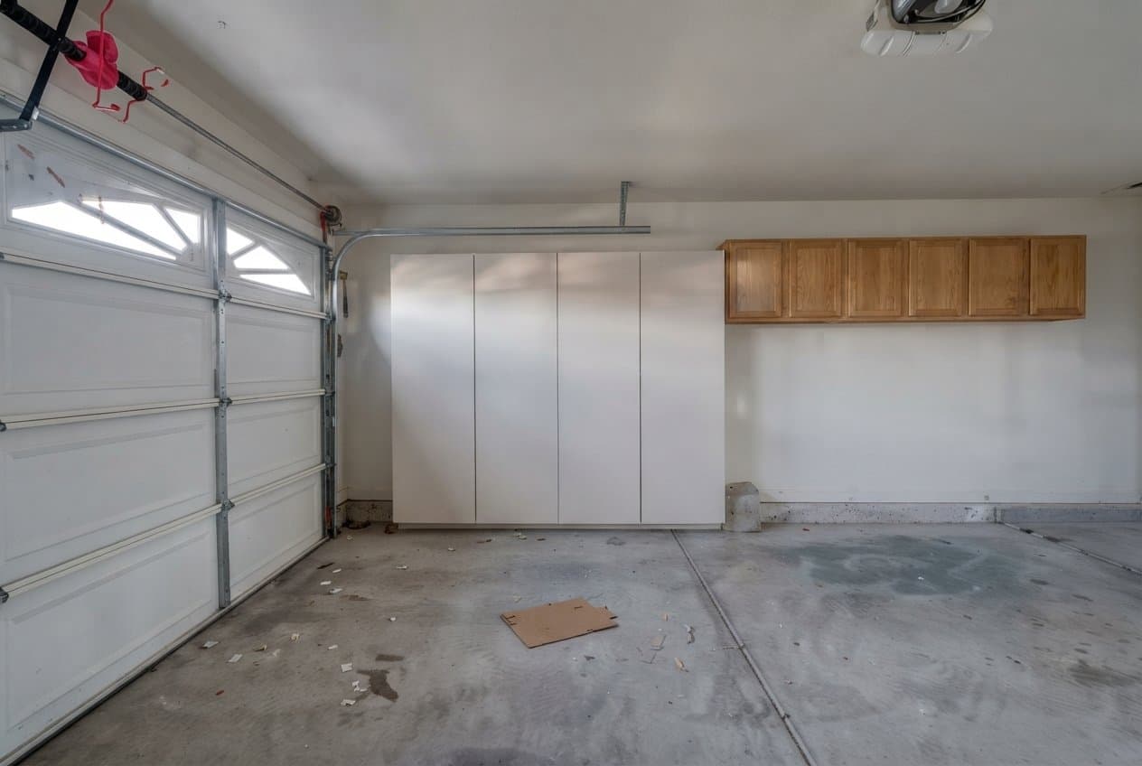 Peoria House: 10359 W Ross Ave