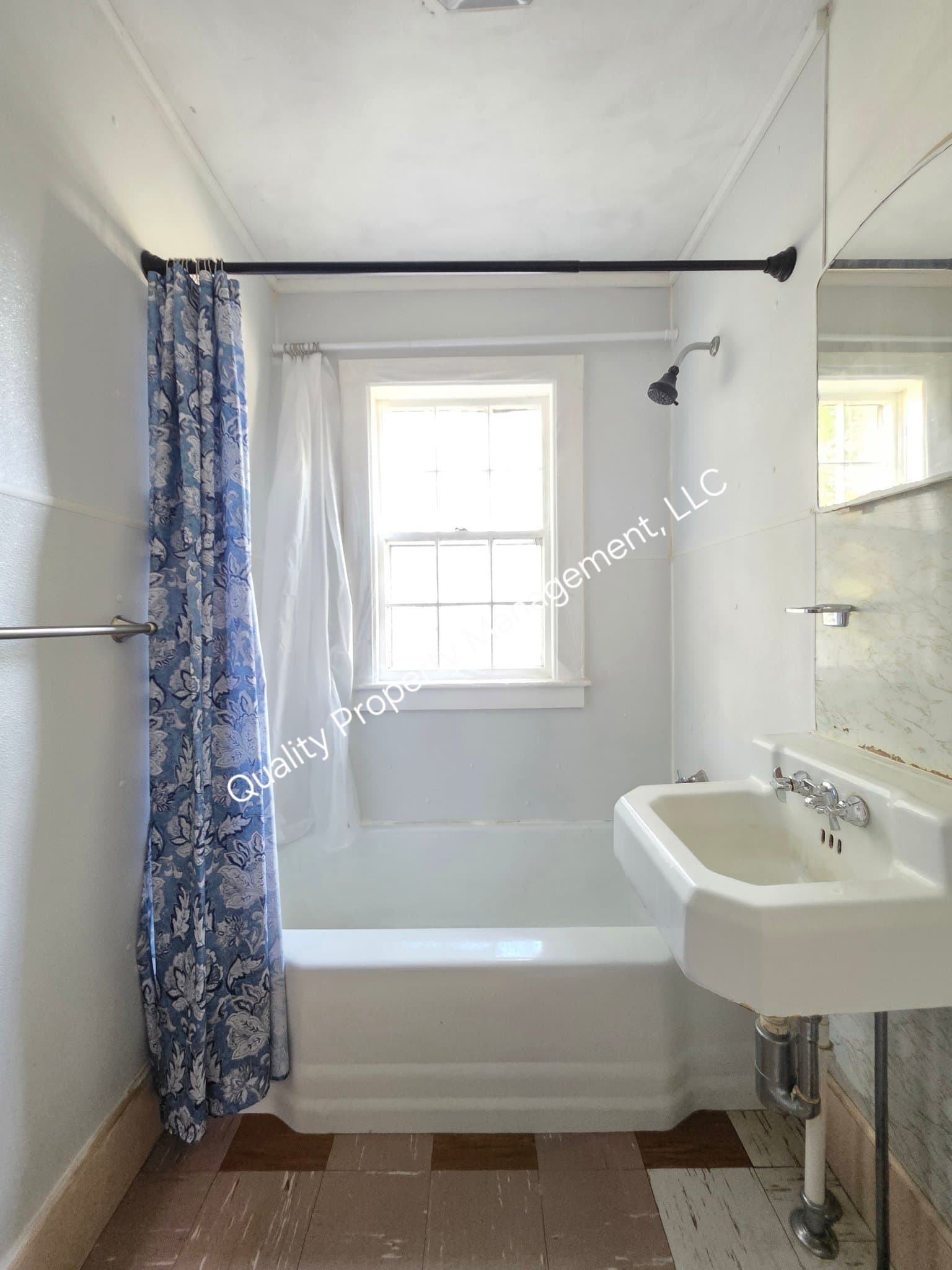 Brewer House: 281 Wilson St