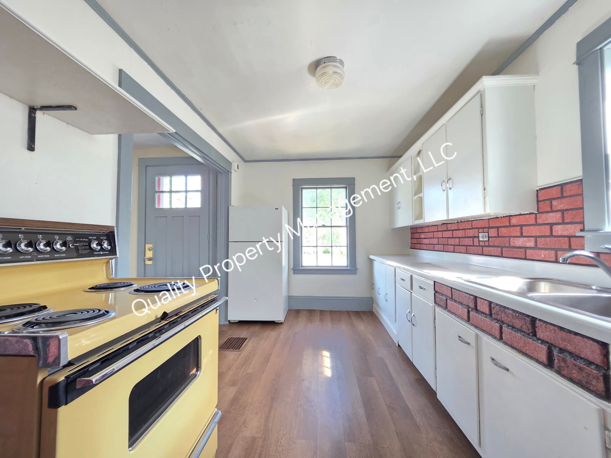 Brewer House: 281 Wilson St