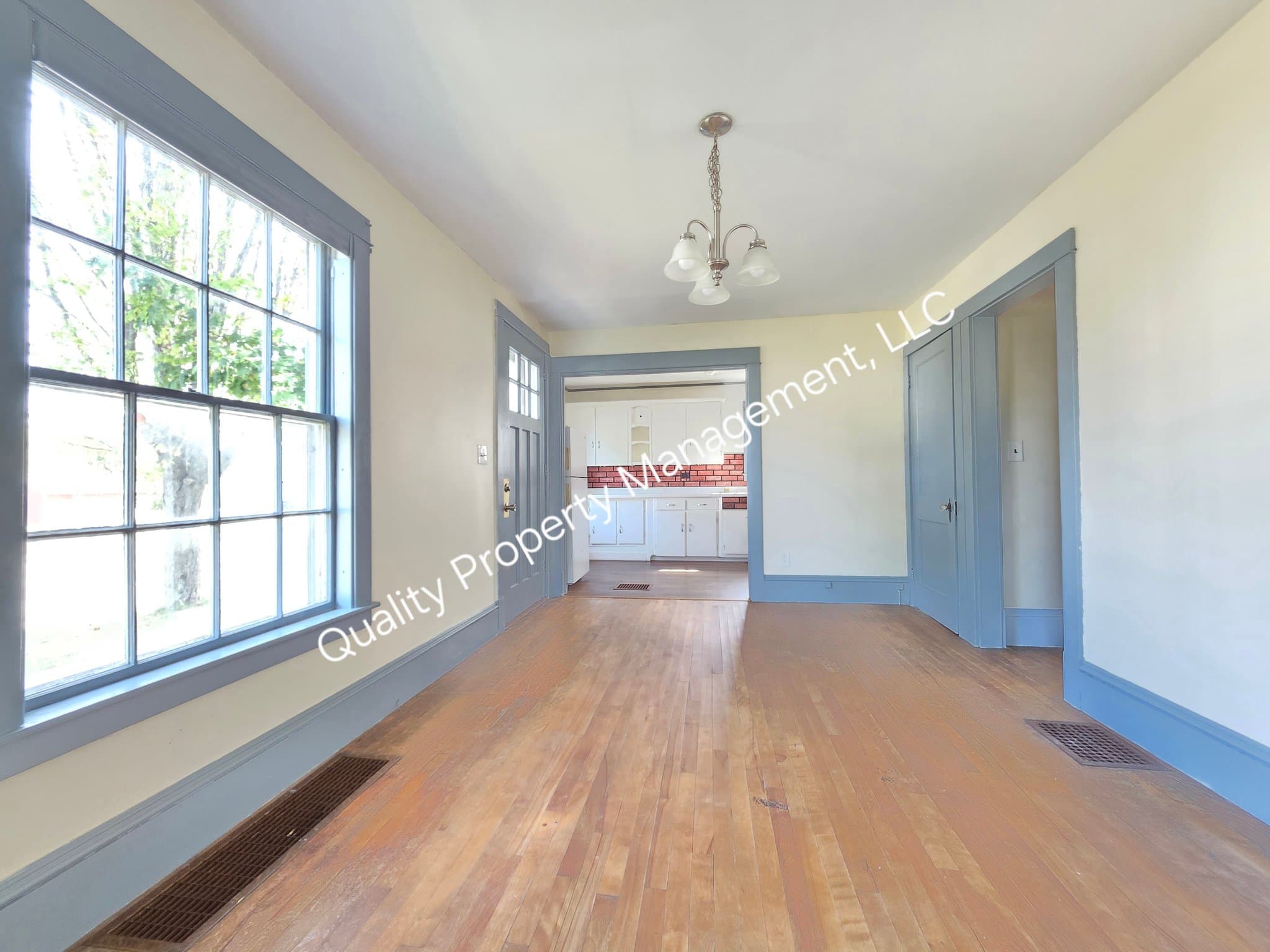 Brewer House: 281 Wilson St