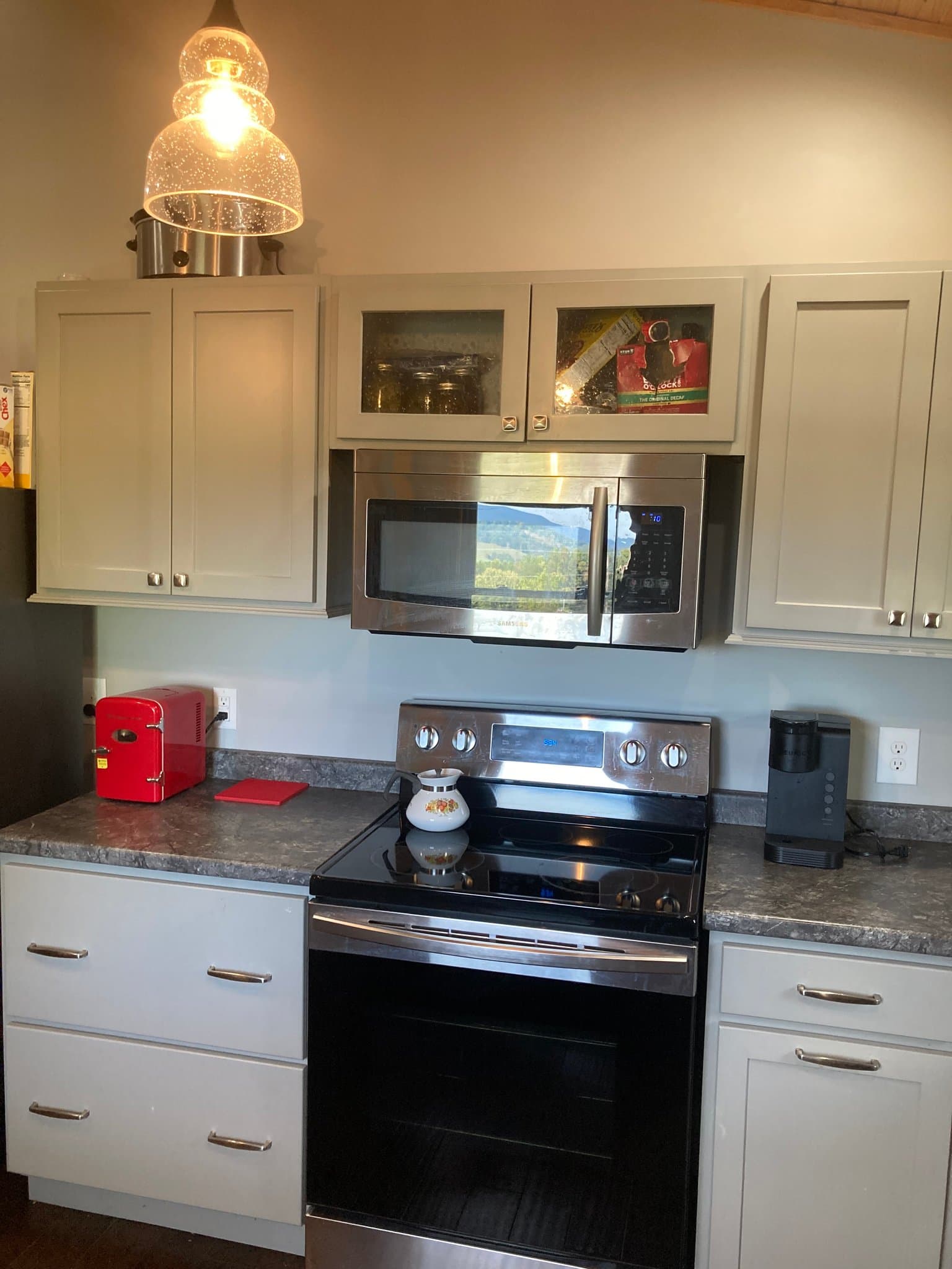 Elizabethton House: 133 Log Cabin Road