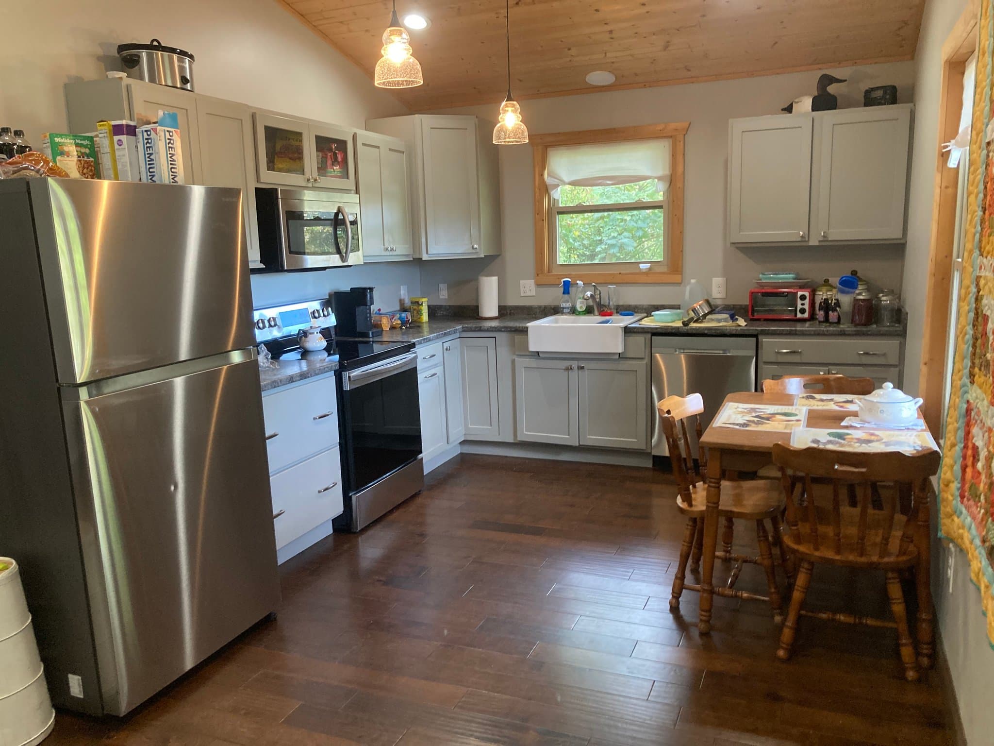 Elizabethton House: 133 Log Cabin Road