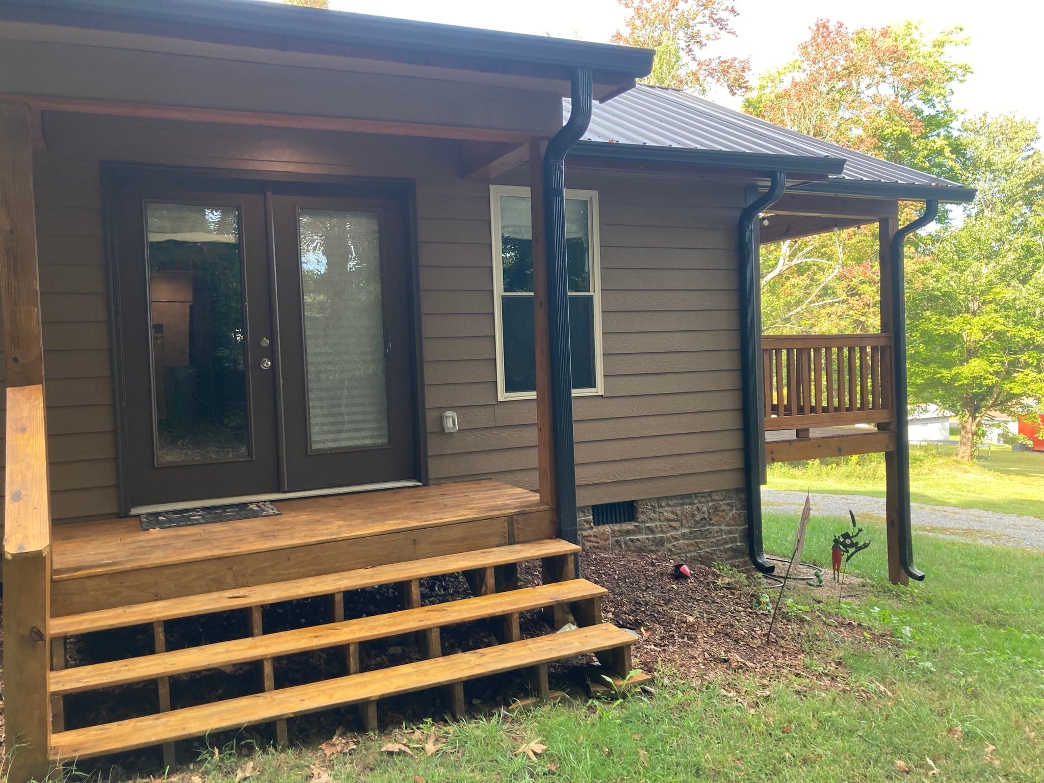 Elizabethton House: 133 Log Cabin Road