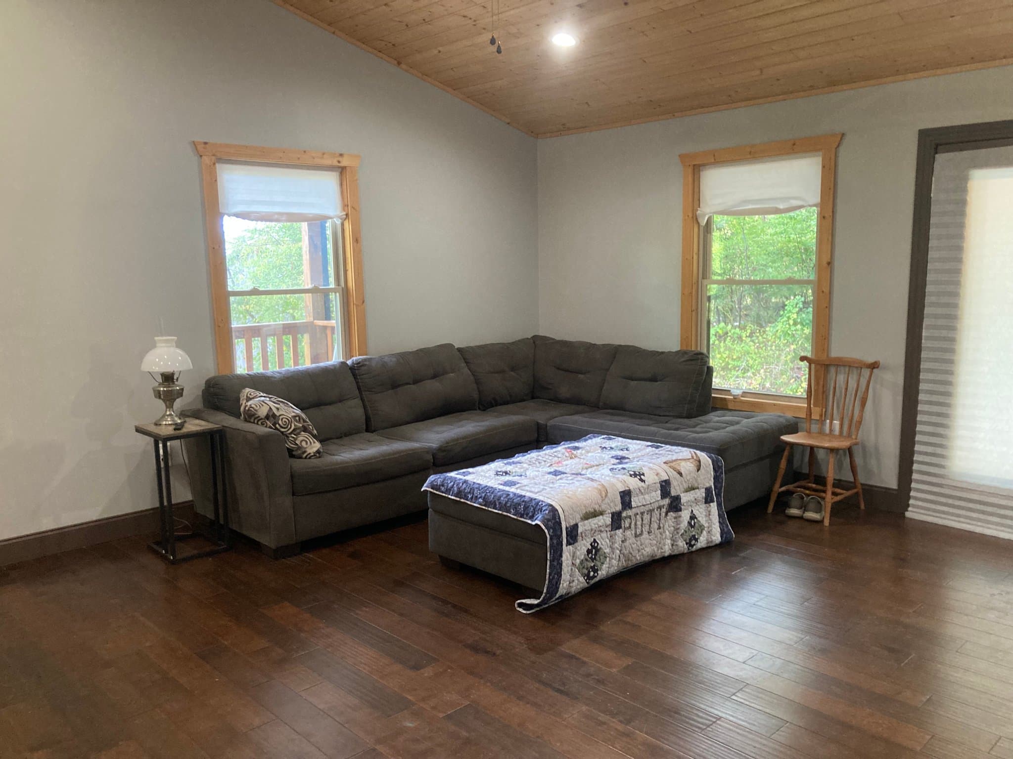 Elizabethton House: 133 Log Cabin Road