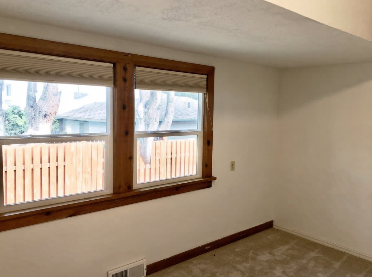 Hood River Single Room: 2220 Belmont drive