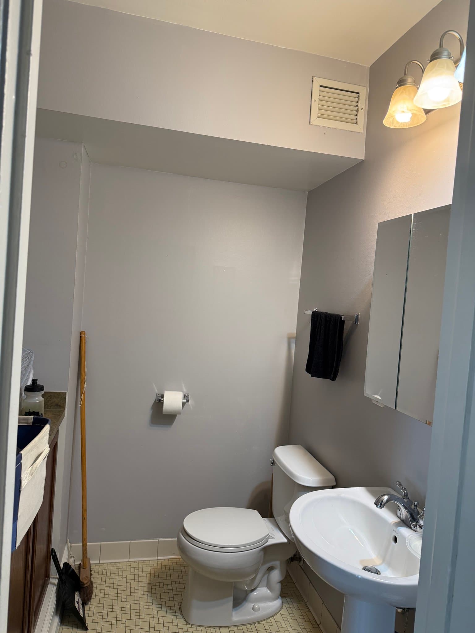 Detroit Condo: 15 E. Kirby