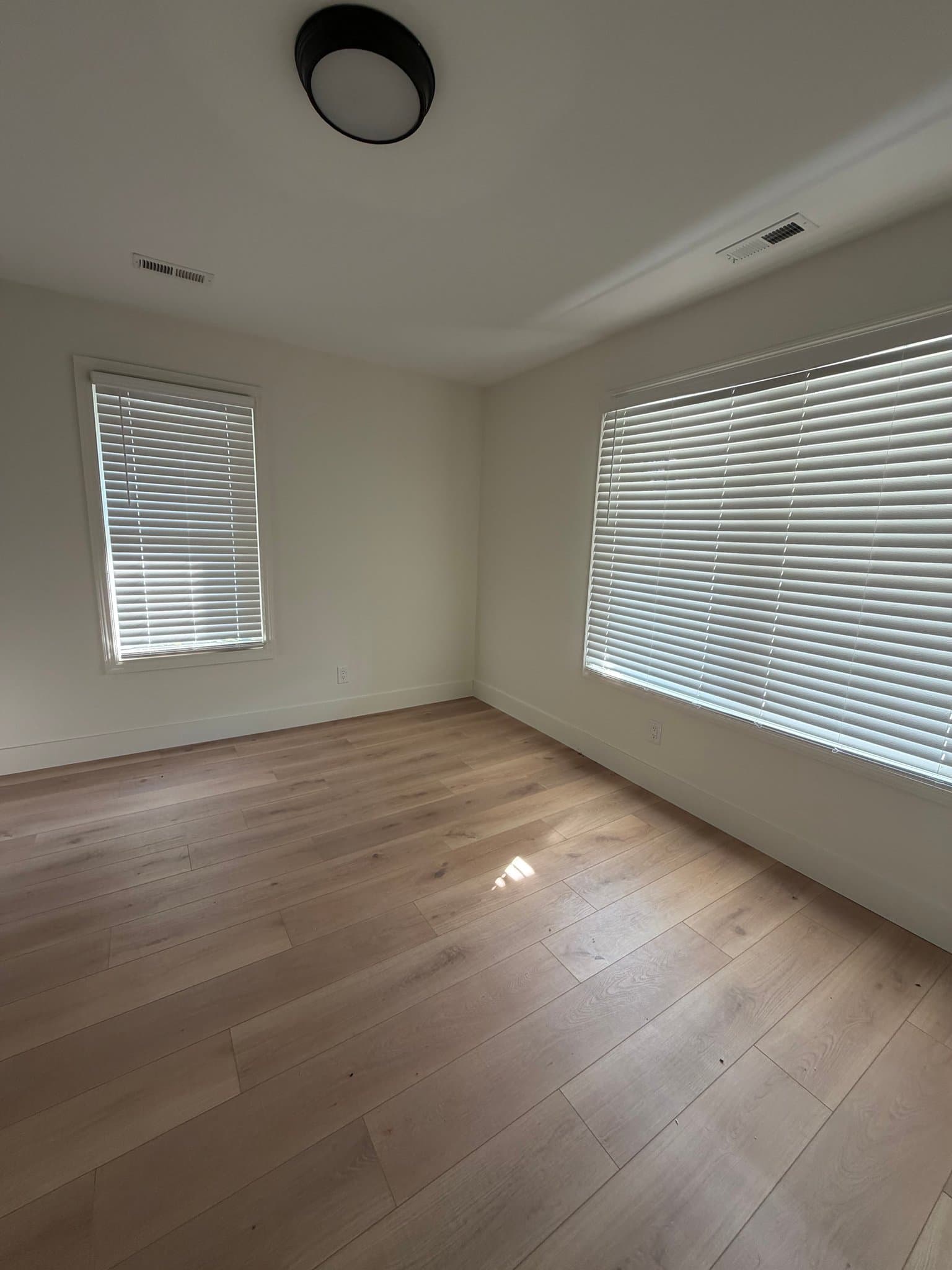 Greenville Single Room: 208 Crestone