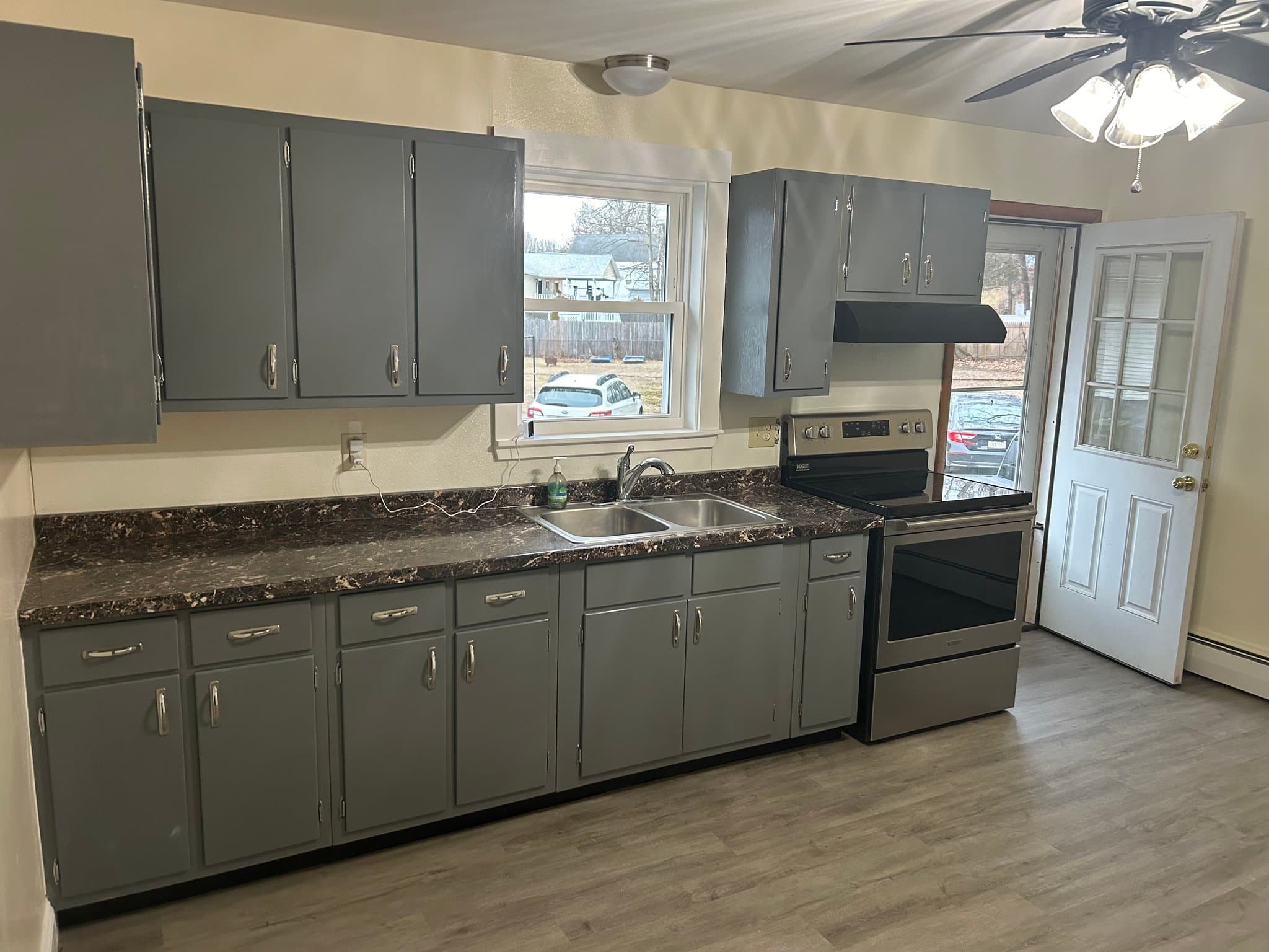 Leominster Apartment: 180 Johnson St