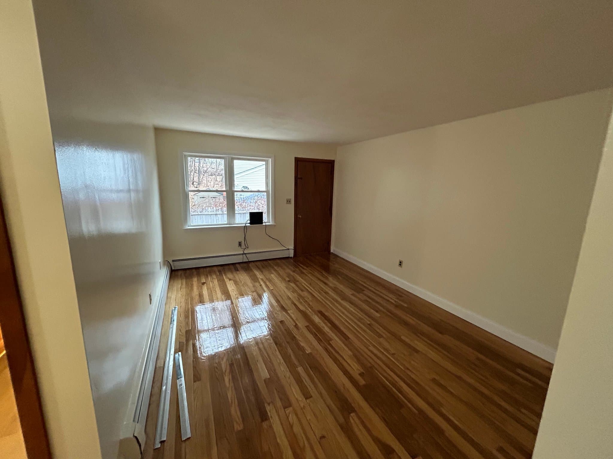 Leominster Apartment: 180 Johnson St
