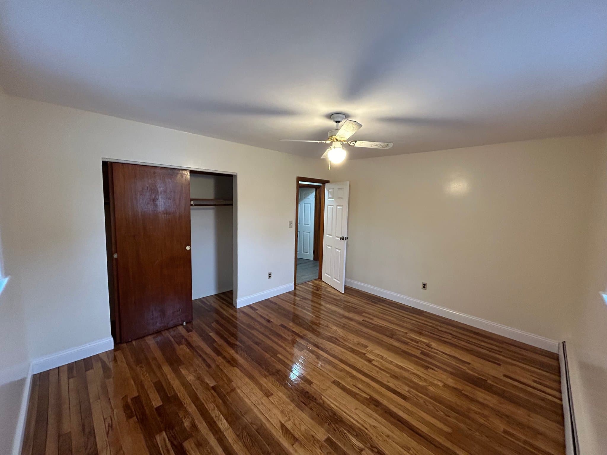 Leominster Apartment: 180 Johnson St