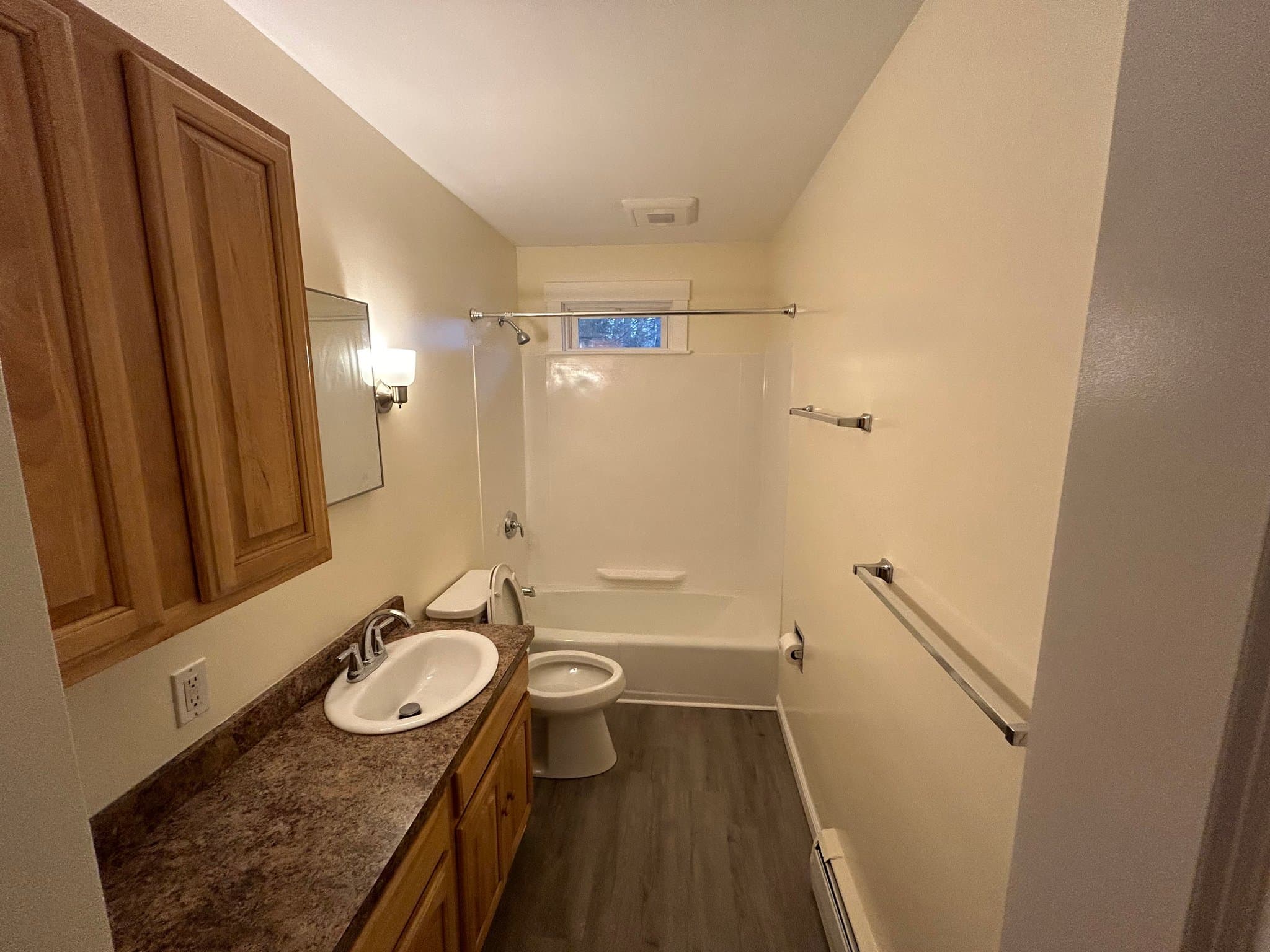Leominster Apartment: 180 Johnson St