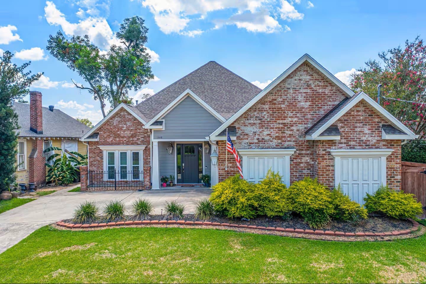 Lake Charles House: 1508 Bank St.