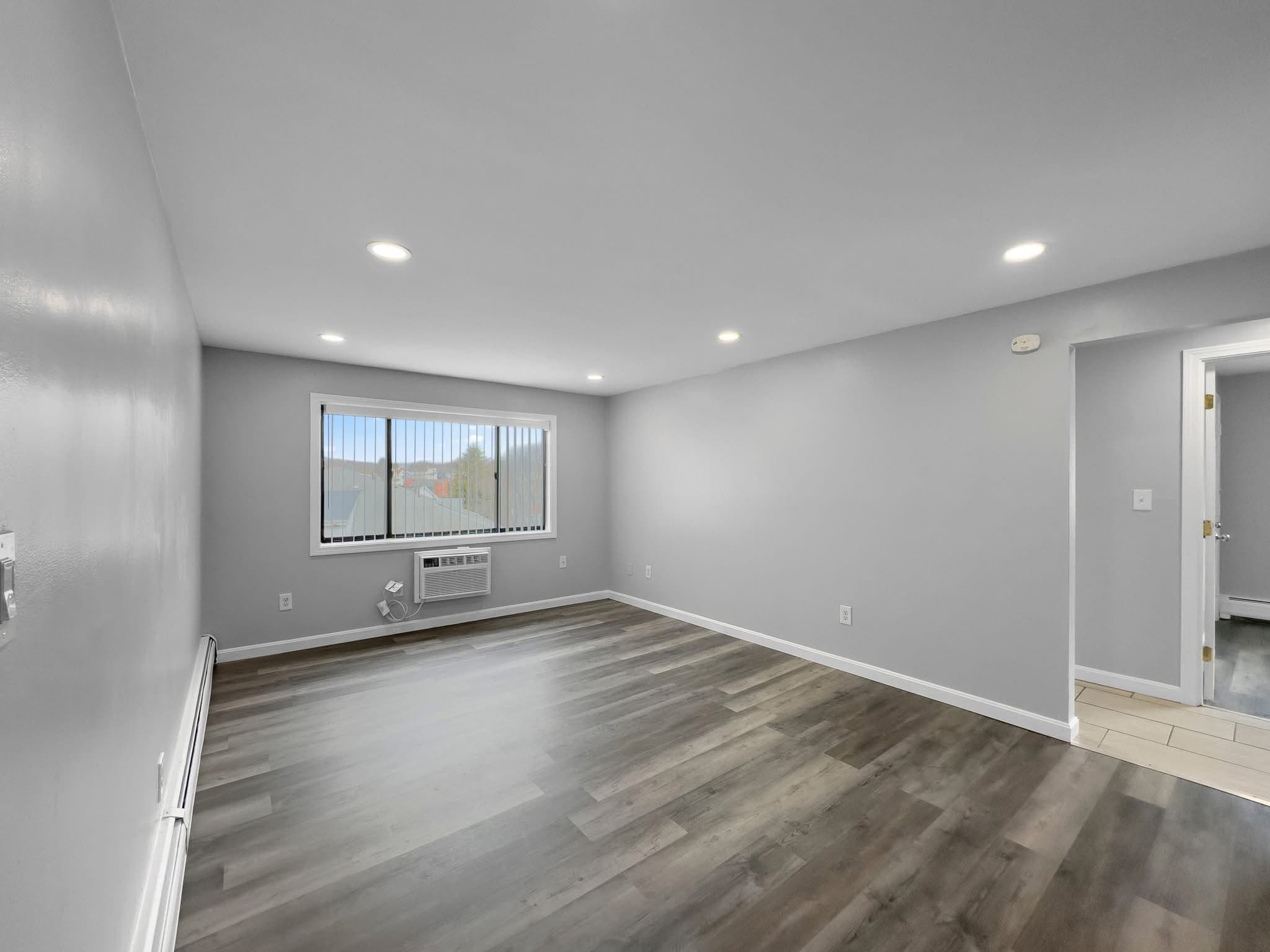 METHUEN Apartment: 70 Union Street