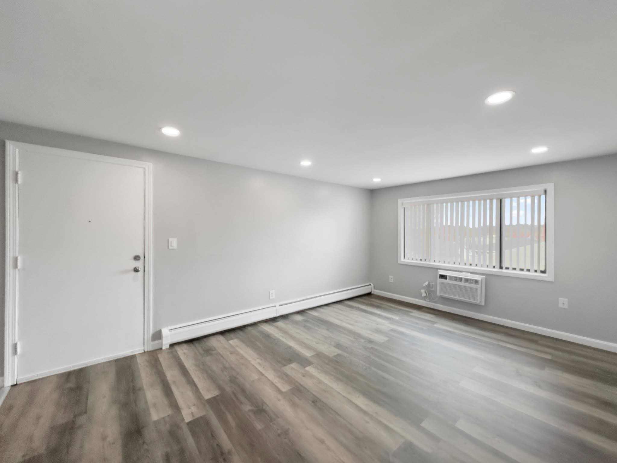 METHUEN Apartment: 70 Union Street