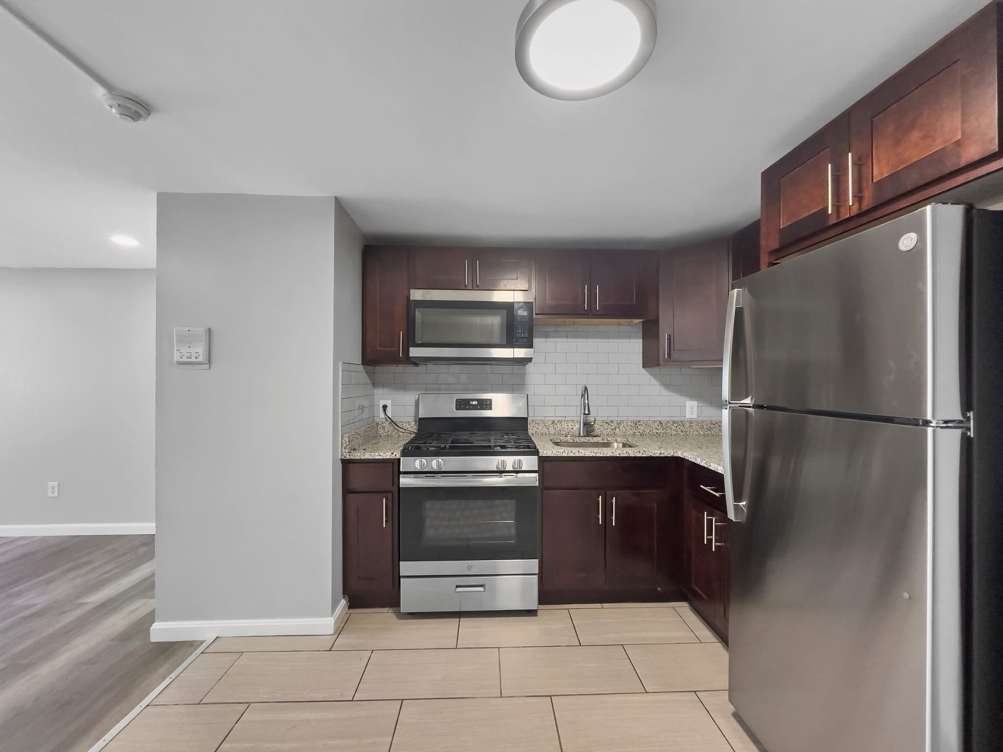METHUEN Apartment: 70 Union Street
