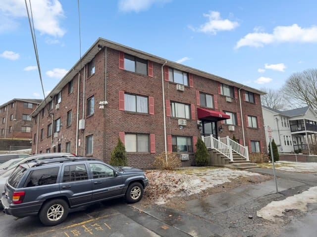 METHUEN Apartment: 70 Union Street