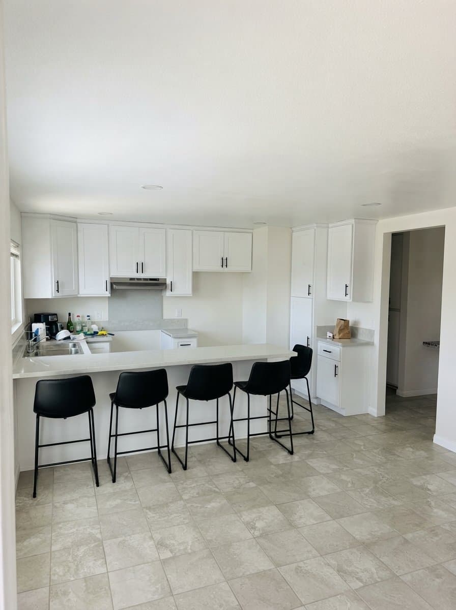 Inglewood Apartment: 11156 S Grevillea Ave
