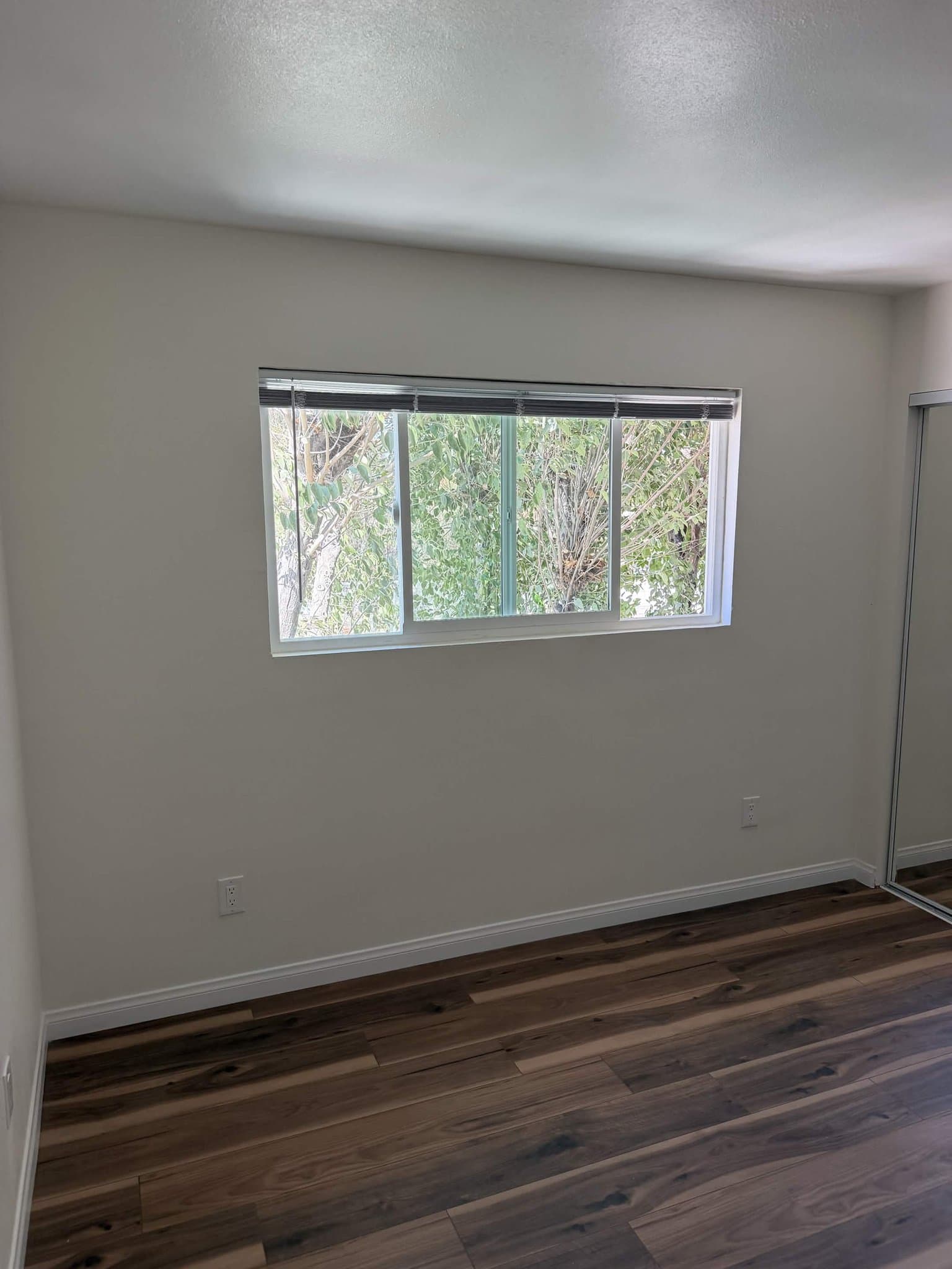 Inglewood Apartment: 11156 S Grevillea Ave