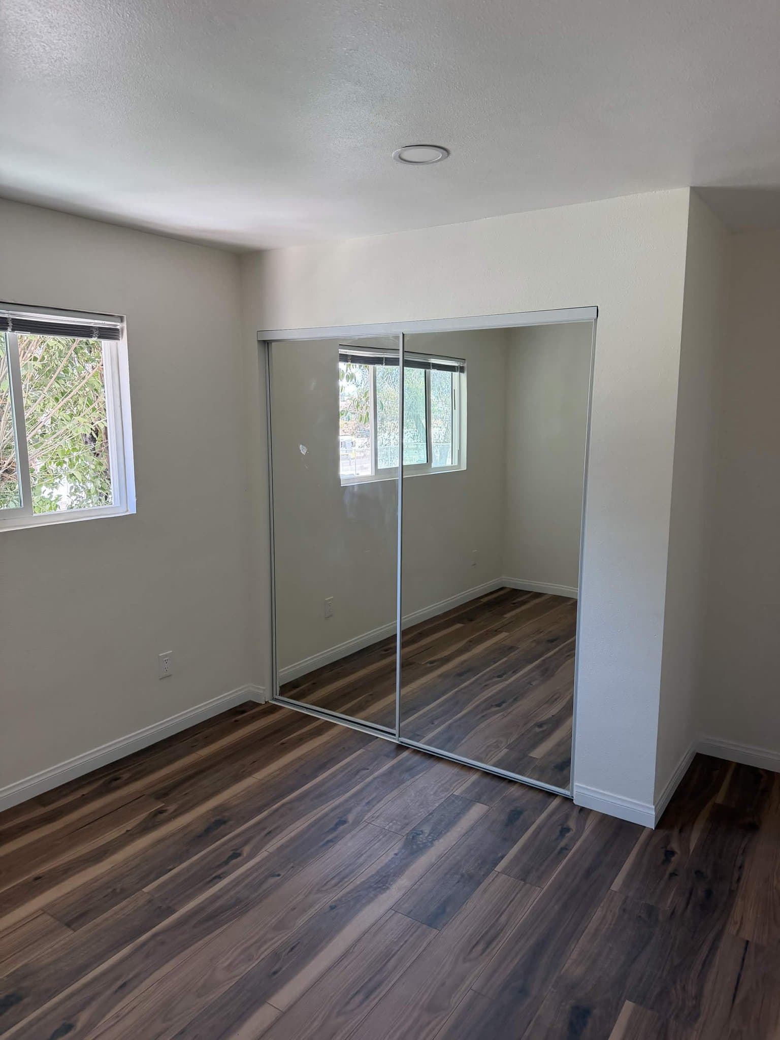 Inglewood Apartment: 11156 S Grevillea Ave