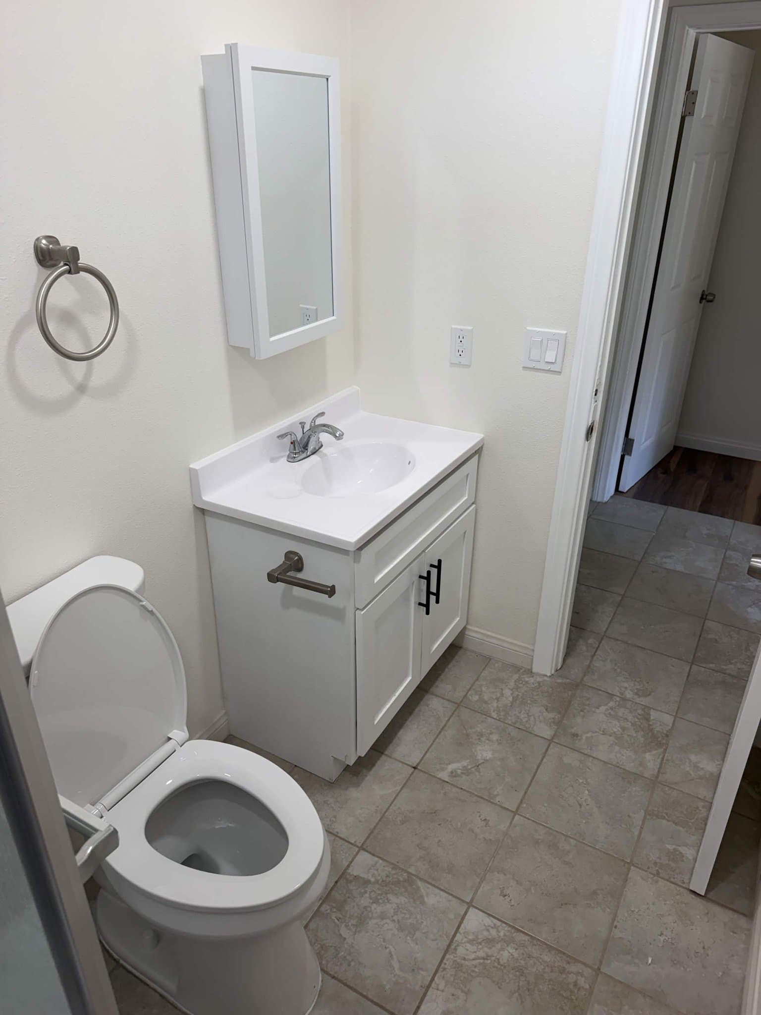 Inglewood Apartment: 11156 S Grevillea Ave