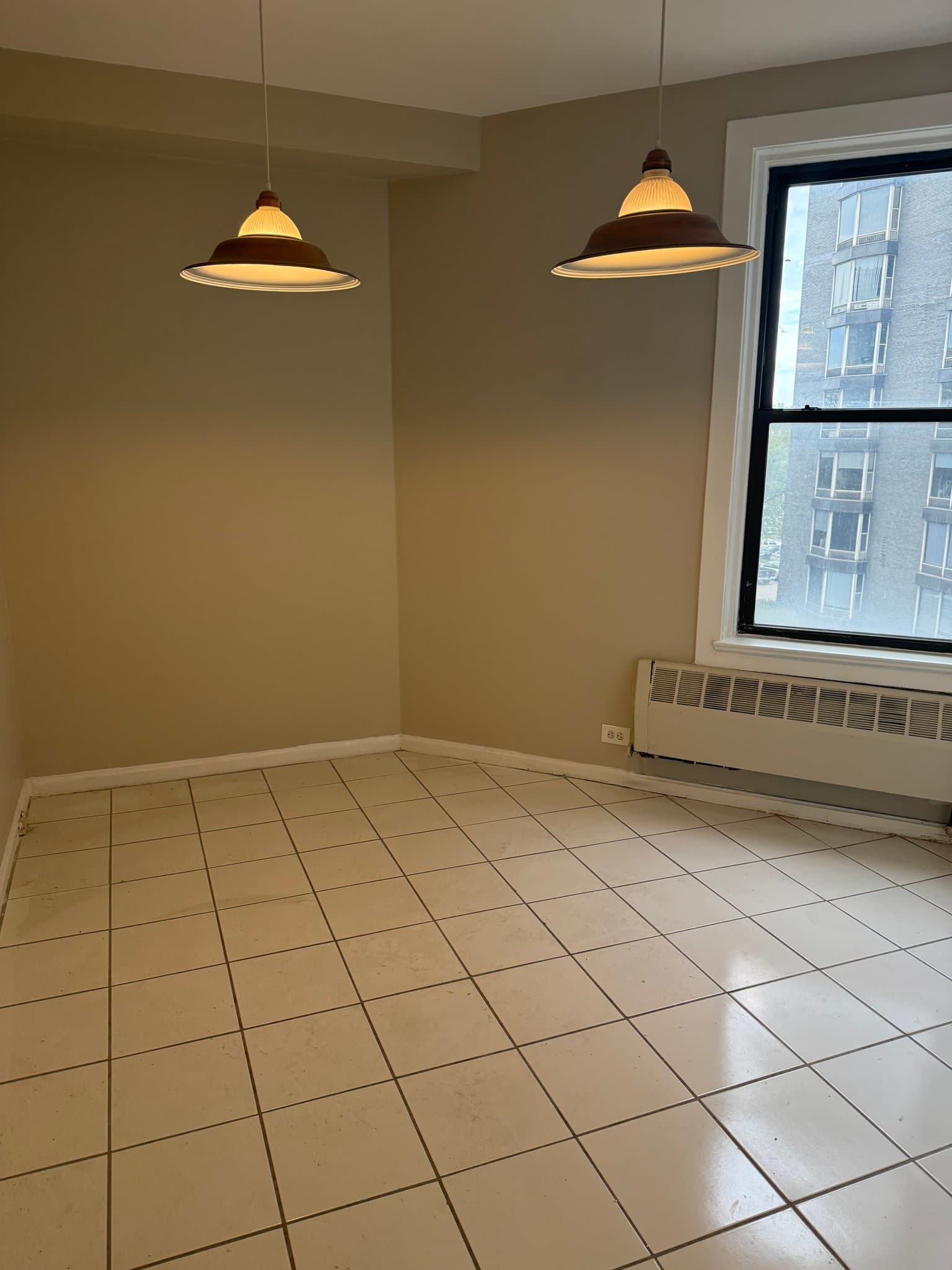Detroit Condo: 8162 E. Jefferson