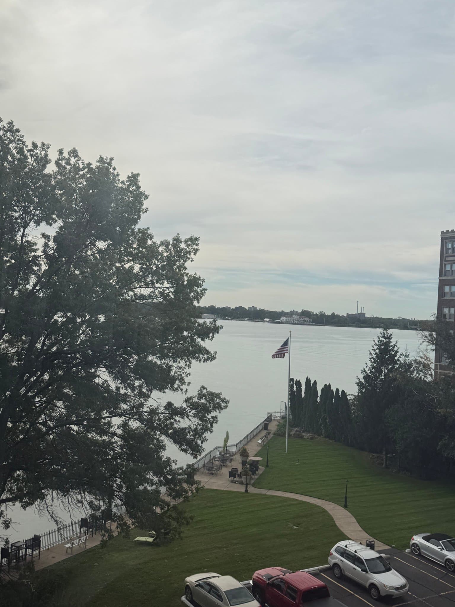 Detroit Condo: 8162 E. Jefferson