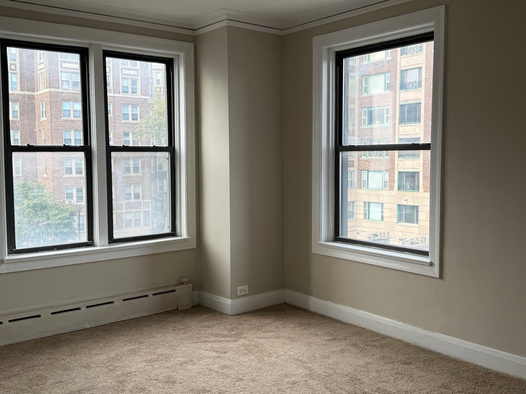 Detroit Condo: 8162 E. Jefferson