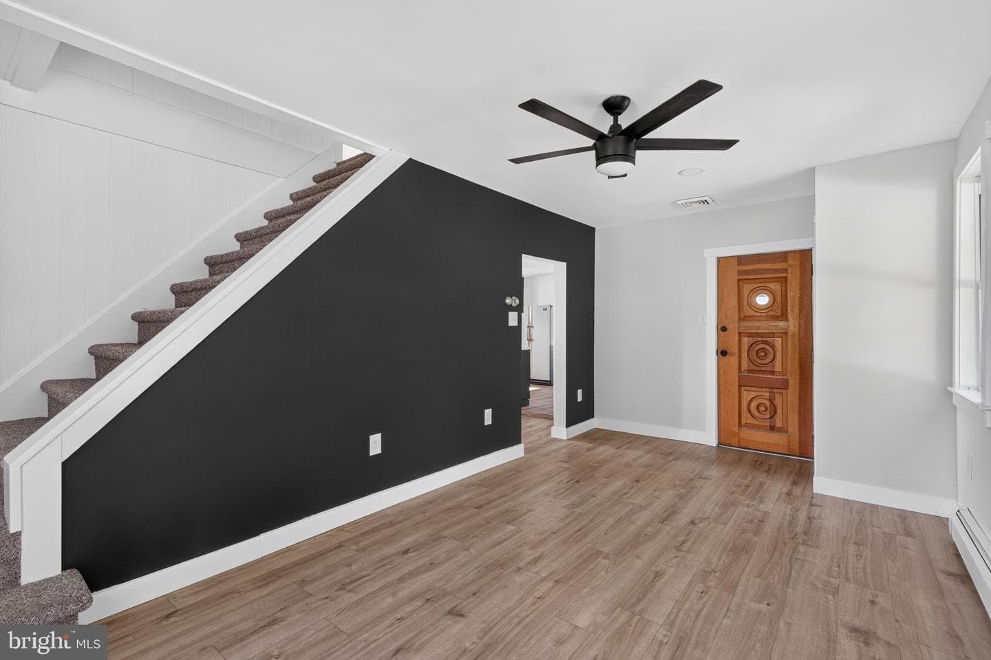Reading House: 140 Limekiln Rd