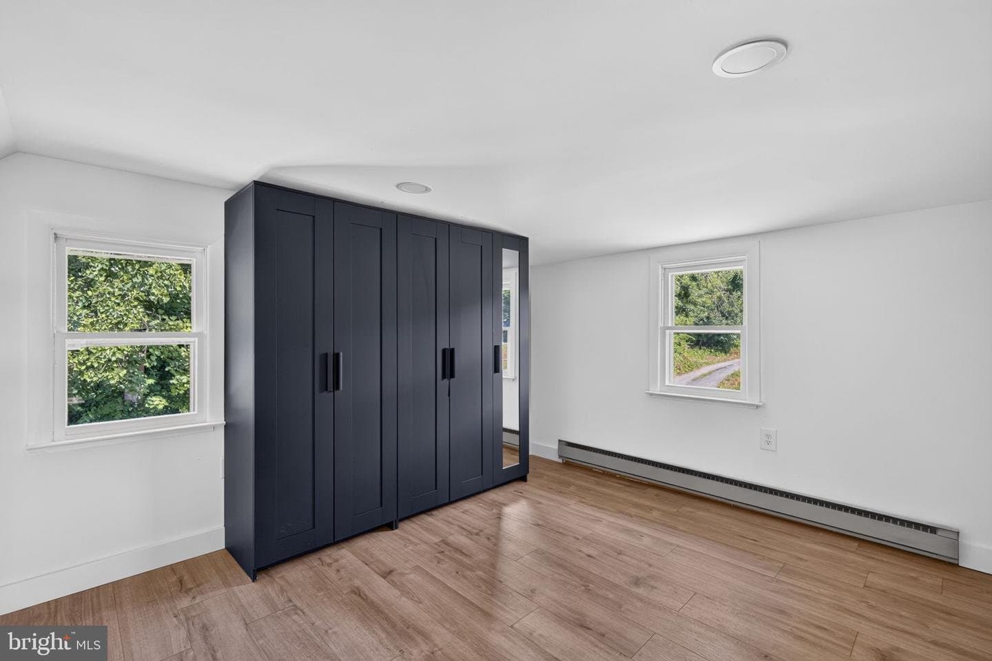 Reading House: 140 Limekiln Rd