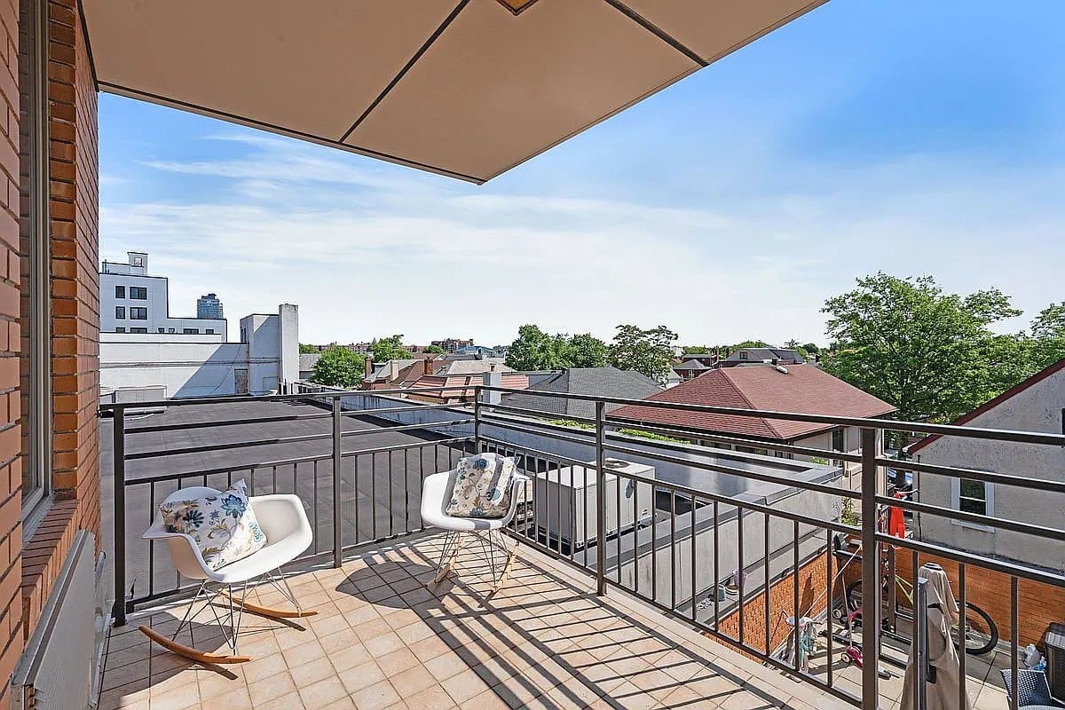 Brooklyn Apartment: 129 W End Ave