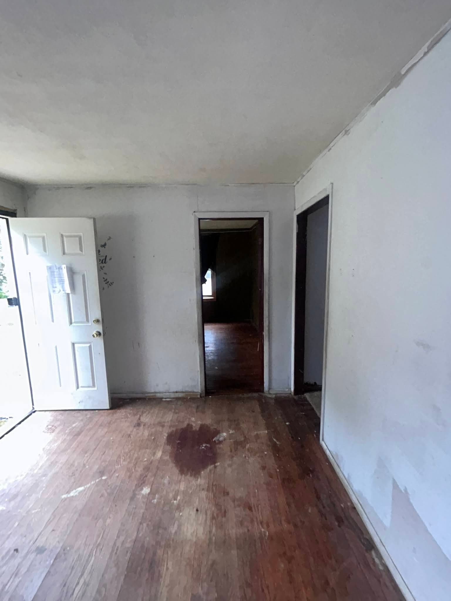 St.Louis House: 238 Connoly Dr.
