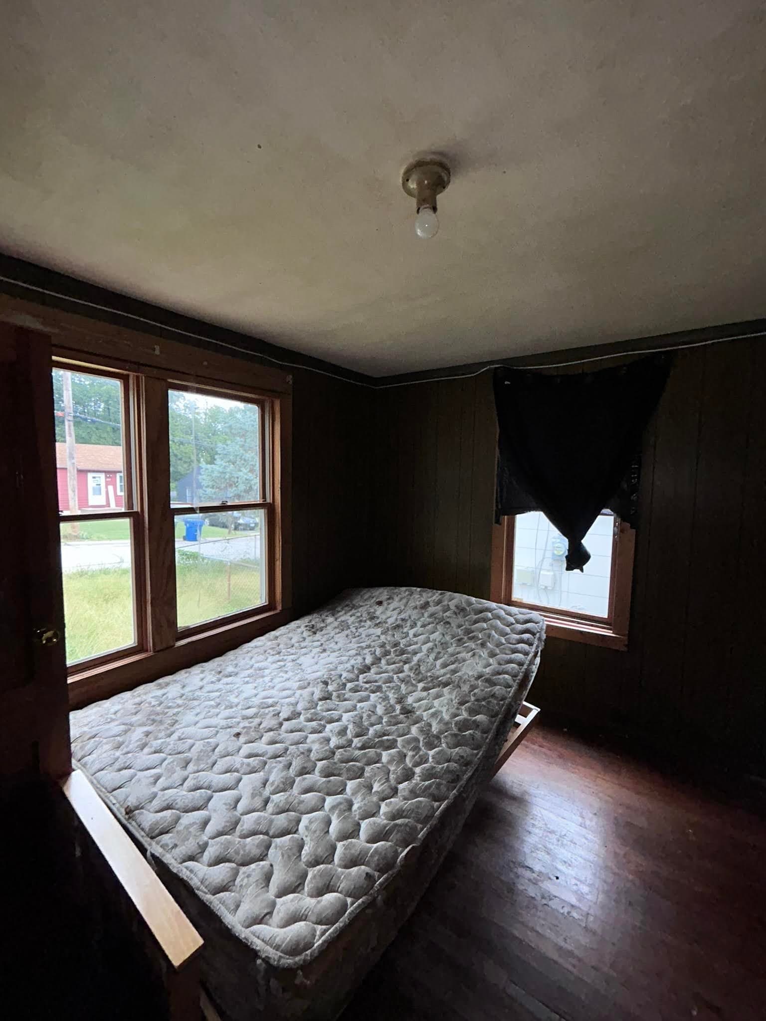 St.Louis House: 238 Connoly Dr.