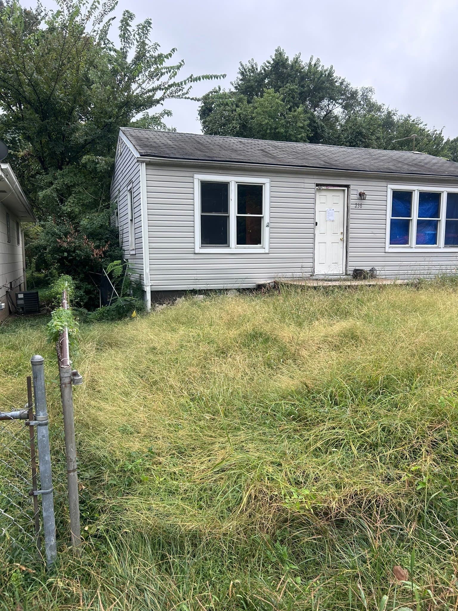 St.Louis House: 238 Connoly Dr.