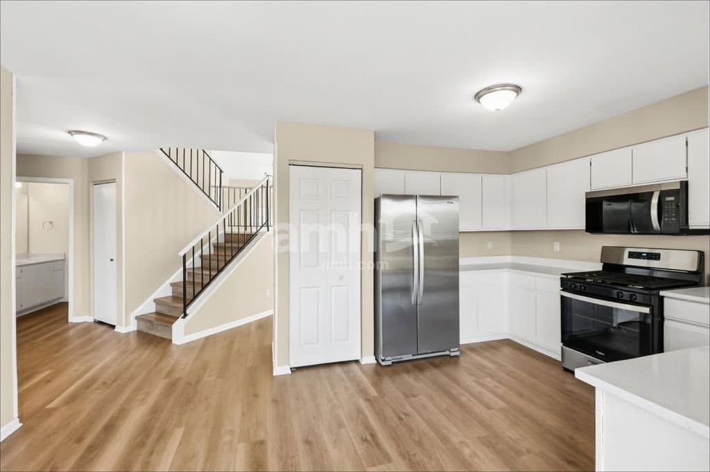 Plainfield House: 14235 S Hillsdale court