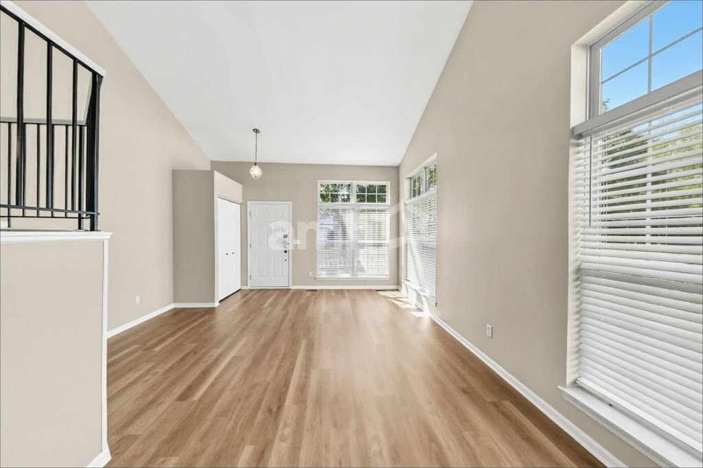 Plainfield House: 14235 S Hillsdale court