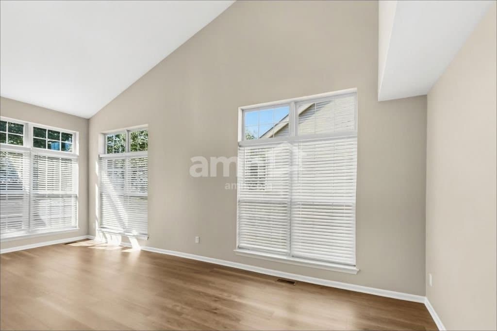Plainfield House: 14235 S Hillsdale court