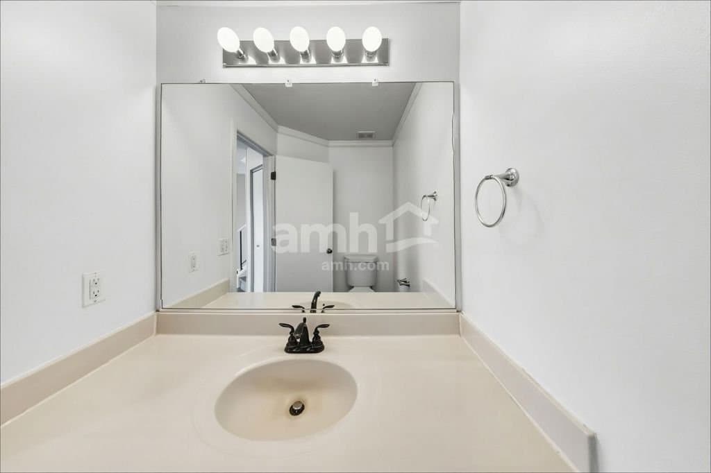 Plainfield House: 14235 S Hillsdale court