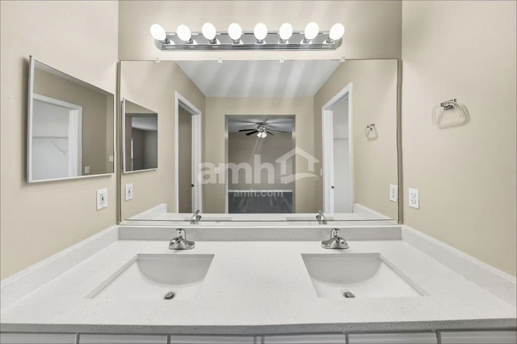 Plainfield House: 14235 S Hillsdale court