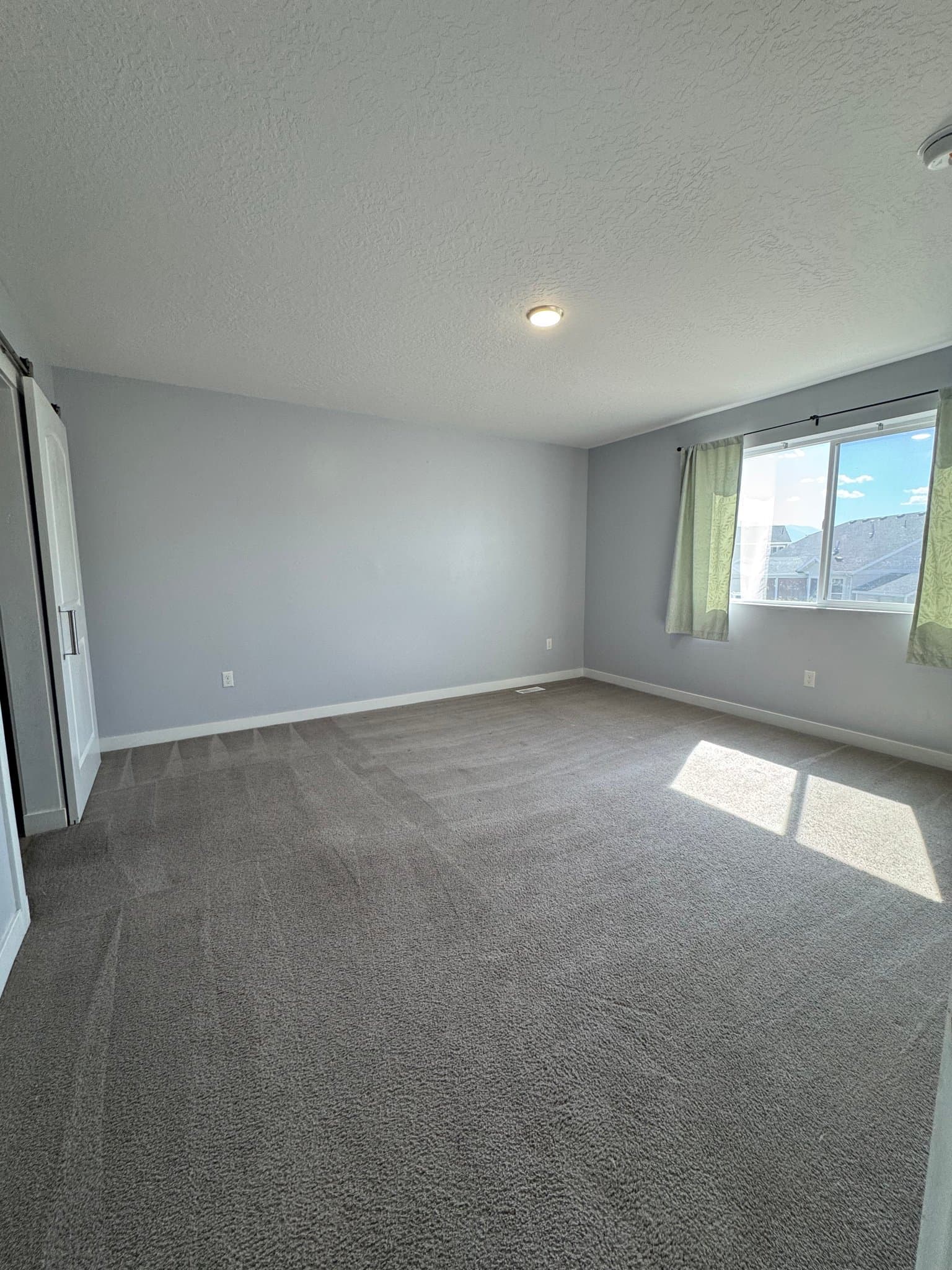 Tooele House: 6467 N Flat Top Dr