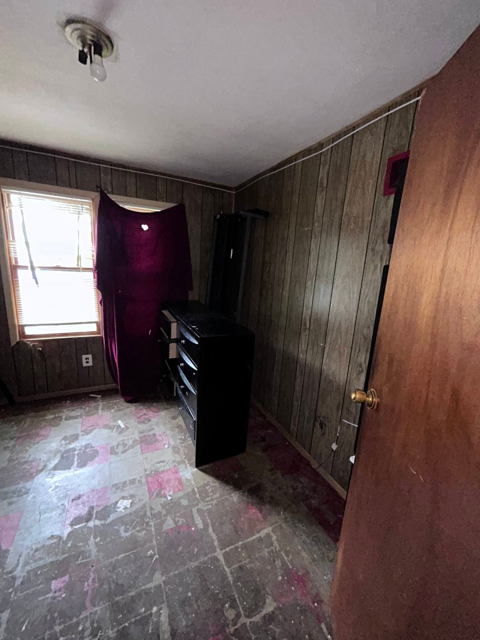 St.Louis House: 238 Connoly Dr.