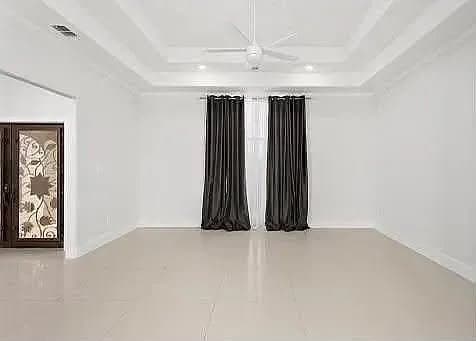 McAllen House: 505 E Nassau Ave
