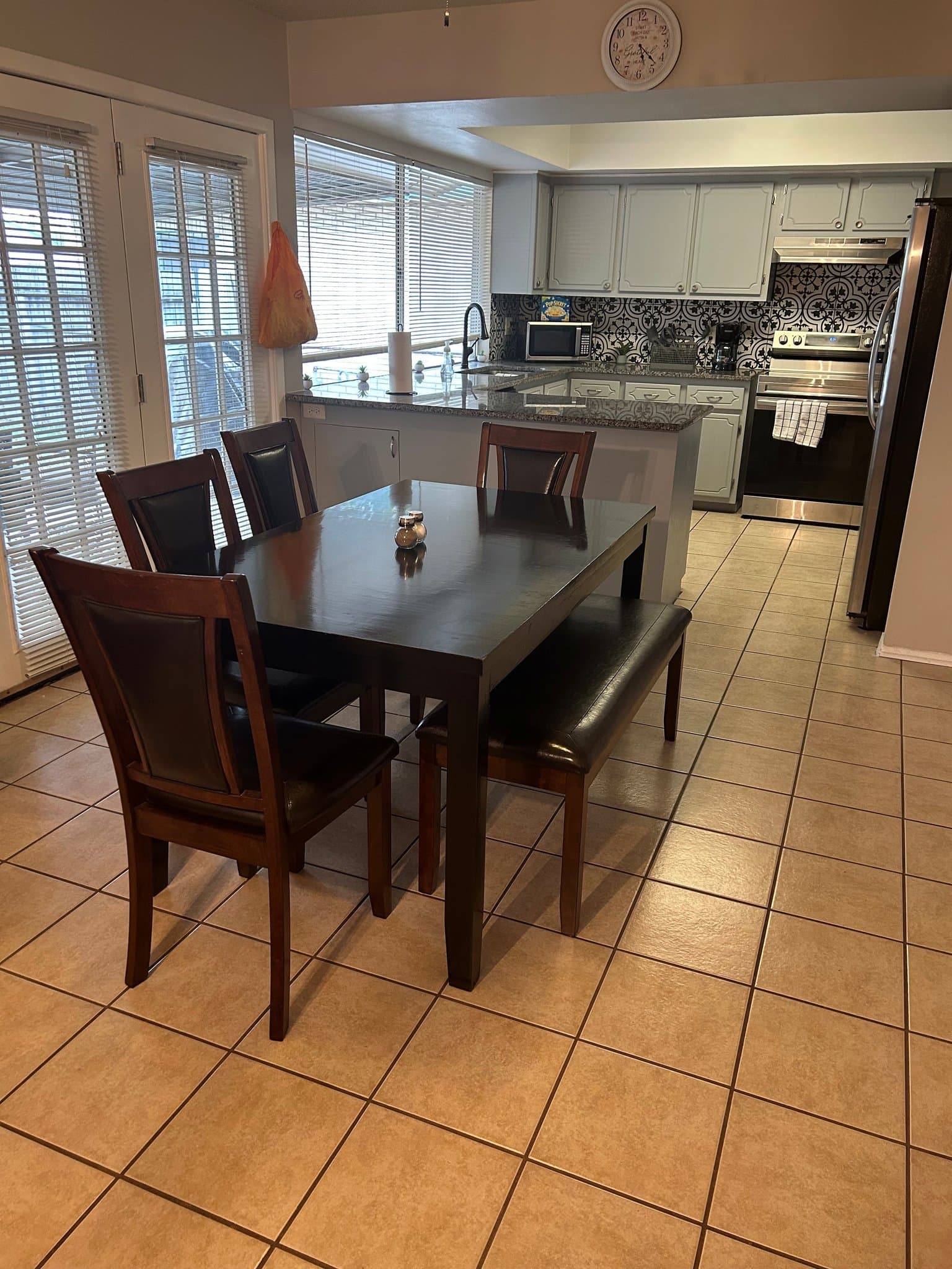 San Antonio House: 5554 Castle Knight Dr