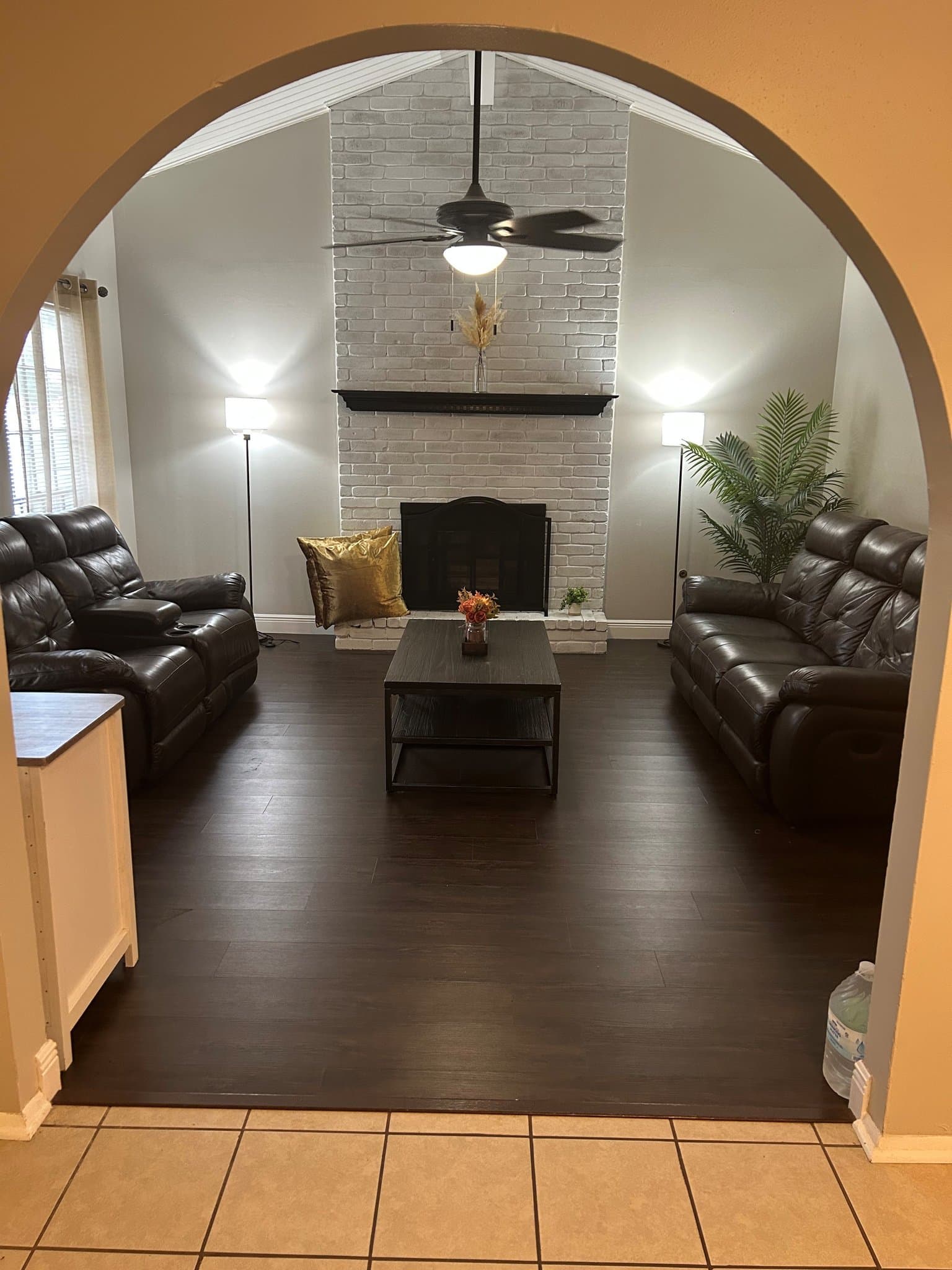 San Antonio House: 5554 Castle Knight Dr