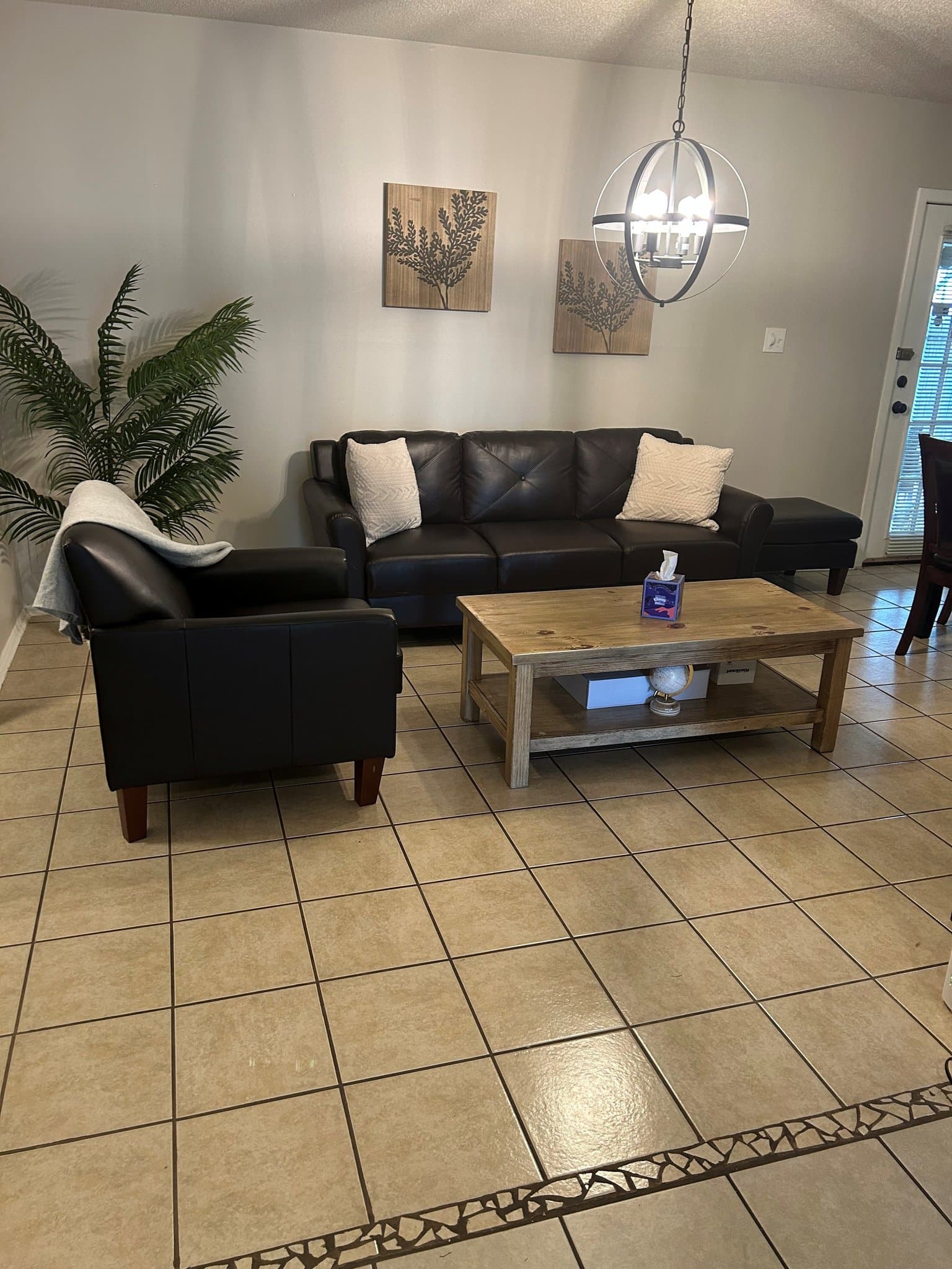 San Antonio House: 5554 Castle Knight Dr