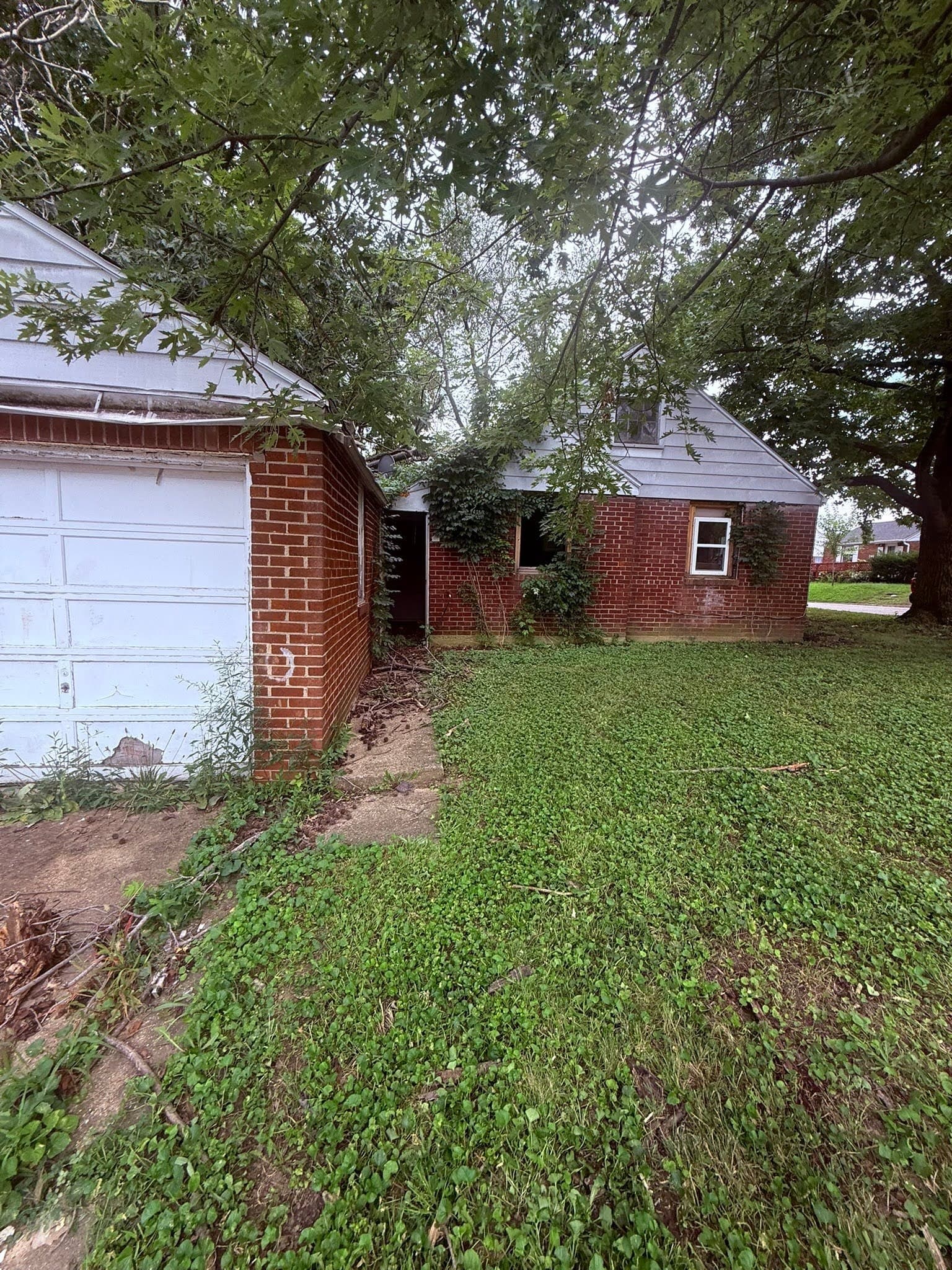 Decatur House: 752 S miller court